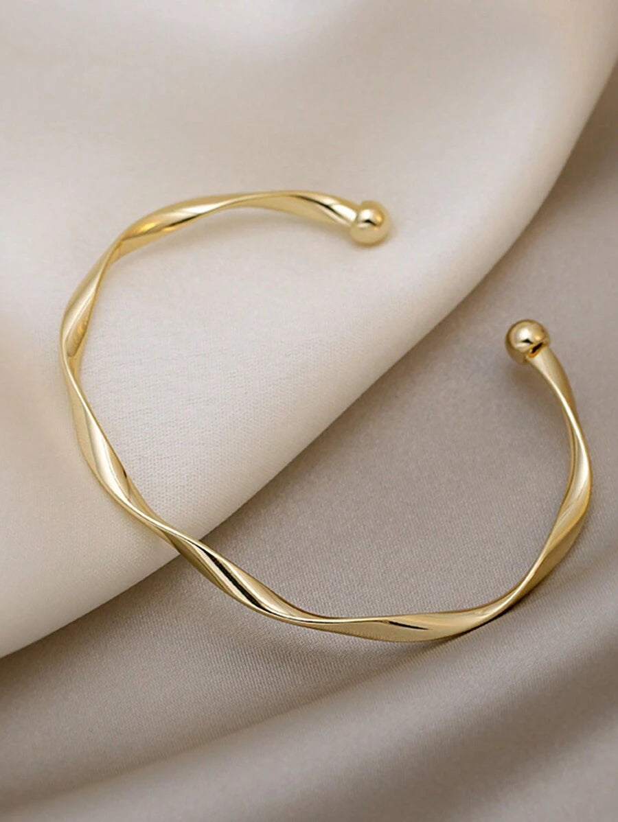 1pc Minimalist Chic Textured Gold Color Bracelet, Fashion Elegant Fresh And Simple Design For Women