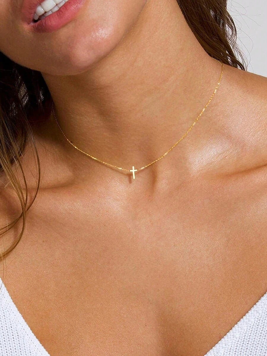 Delicate Adjustable Gold Cross Necklace, Minimalist And Elegant, Suitable For Women's Daily And Outdoor Wear, An Excellent Gift For Christian Women